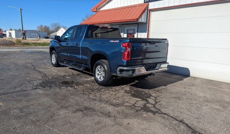 2019 Chevy Silverado 1500 Double Cab LT 4WD full