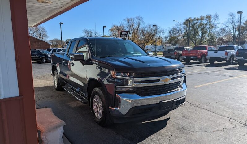 2019 Chevy Silverado 1500 Double Cab LT 4WD full