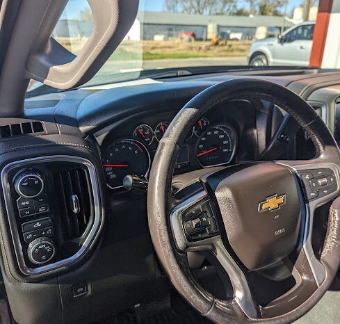 2019 Chevy Silverado 1500 Double Cab LT 4WD full