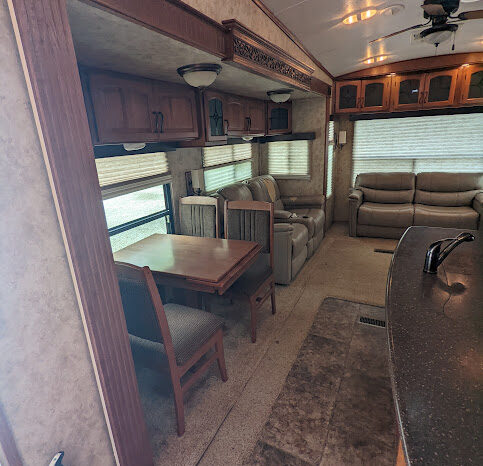 2012 Montana 3582RL 5th Wheel Camper full