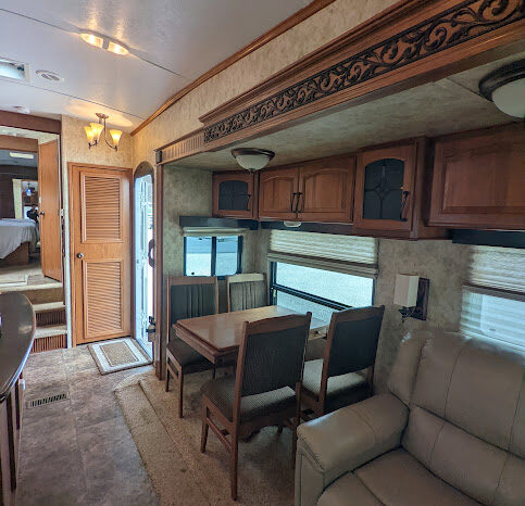 2012 Montana 3582RL 5th Wheel Camper full