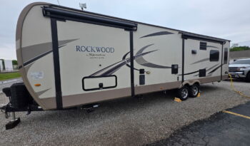 2019 Forest RiverSignature Ultra Lite Rockwood 8329SS full